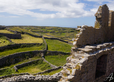 Rock walls of the Aran Islands - Inis Oirr
